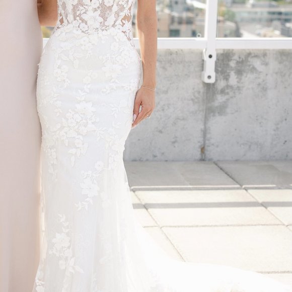 Enzoani Love Alara Fit and Flare Wedding Dress - Picture 3 of 11